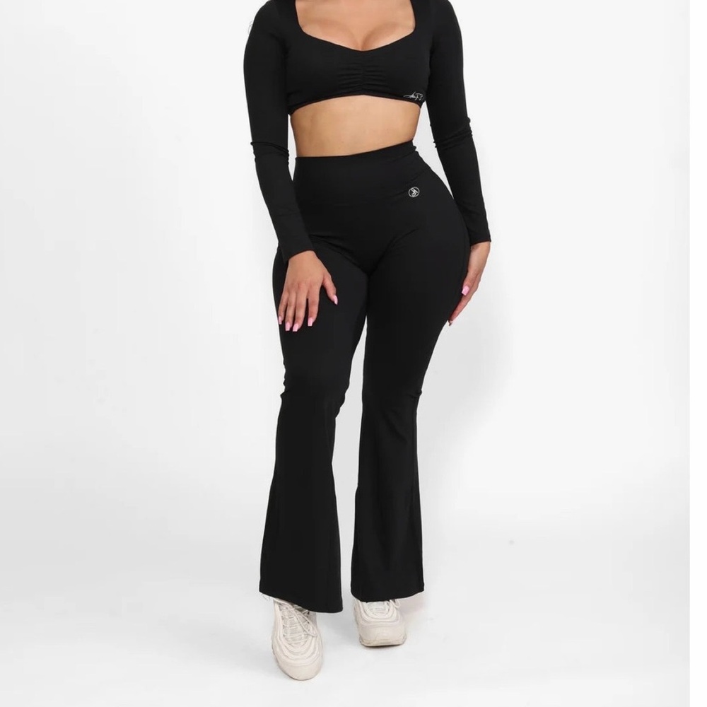 Allure The Brand Elevate Flare Leggings and Long Sleeve Top - Black - S